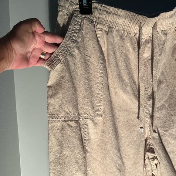 1X ERIKA CROPS - Picture 2 of 11